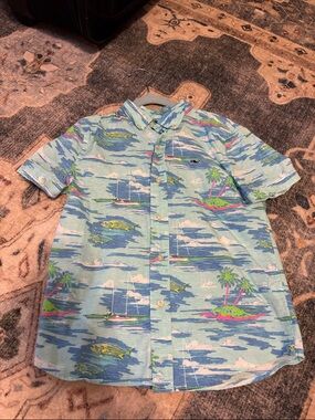 Vineyard Vines kids Aqua Tropical Short Sleeve Button-Down, size 7